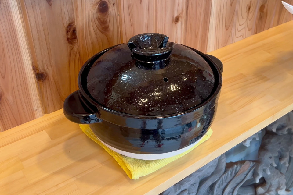 こだわり【おにぎり】ご案内ページに於けるトップセクション・スライドショーでの「コーヒードリップ中４」イメージ画像です