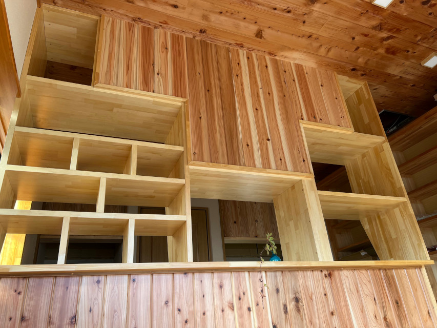 自慢のカウンターです。大工さん、綺麗にありがとうございます。