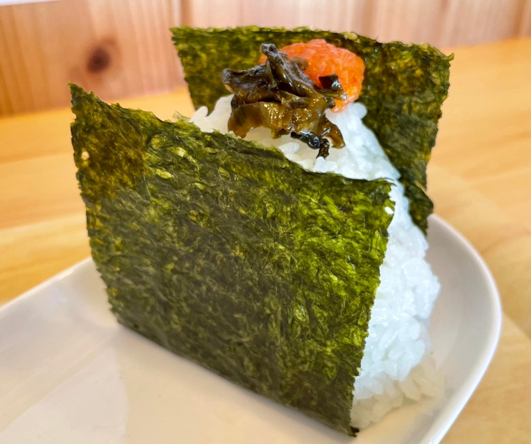 フリーペーパーの「おにぎり特集」に載せて頂ける当店自慢の「こだわりおにぎり１」その写真１です