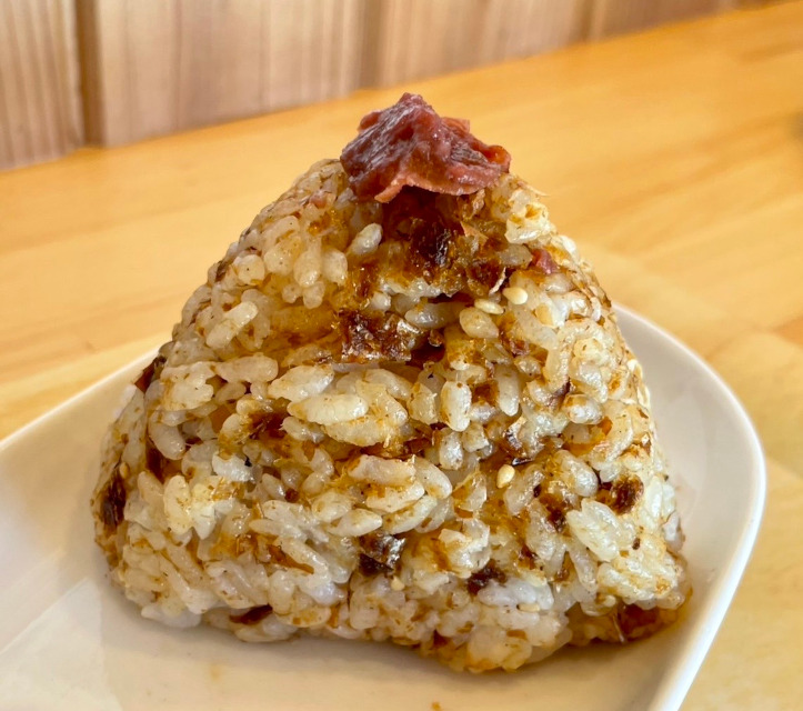 フリーペーパーの「おにぎり特集」に載せて頂ける当店自慢の「こだわりおにぎり３」その写真です