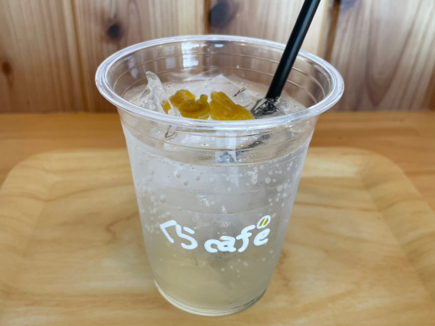 当店のメニューに加わった新しいメニュー、「梅ソーダ」のイメージ画像１です！